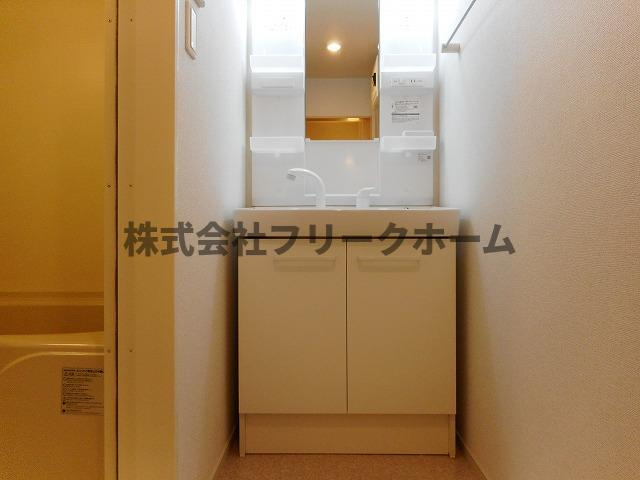 三鷹市上連雀８丁目のアパートの洗面所