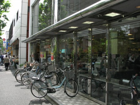 プレール新宿余丁町の周辺