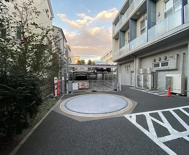 VIA LATTEA志村の駐車場