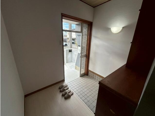 和歌山市次郎丸の玄関