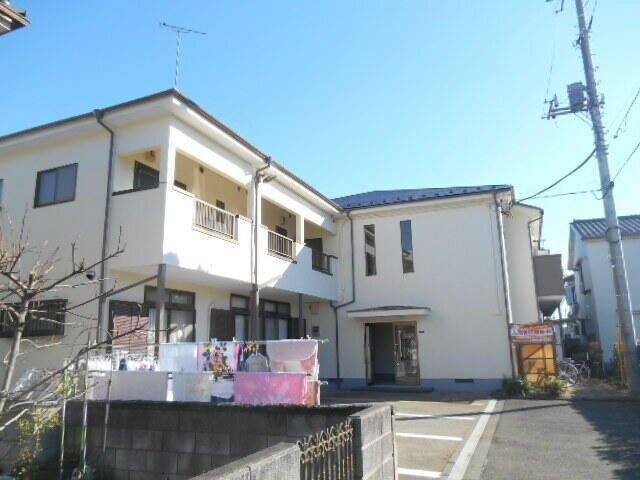 ハイツサンマリーナの外観