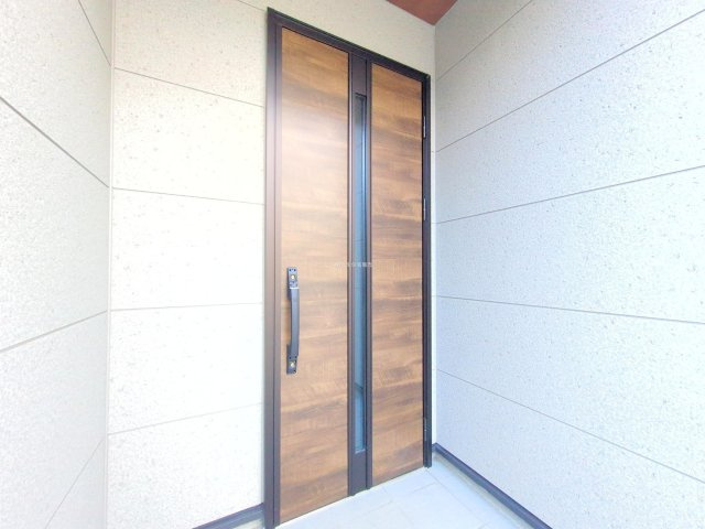 富士見市渡戸１丁目の新築一戸建の玄関