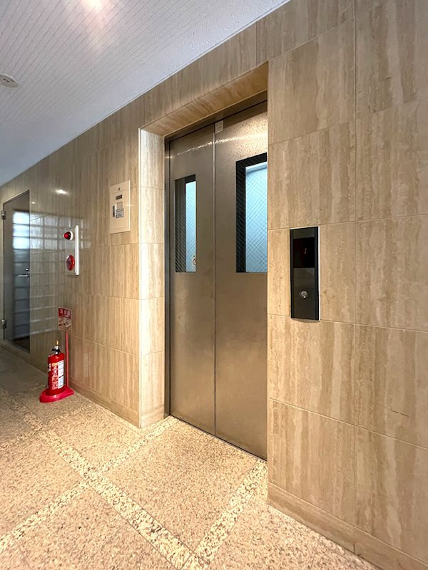 ロイヤル甲東園のその他共用部分|エレベーター