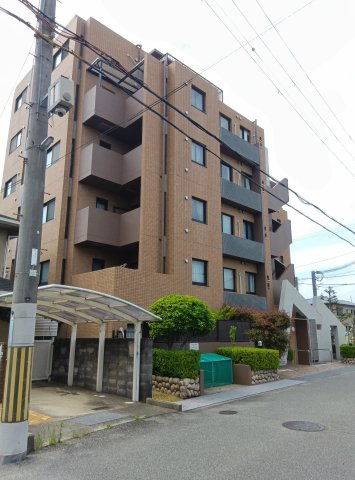ロイヤル甲東園の外観
