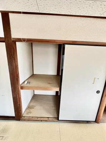 上島町貸家の収納