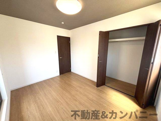 西垣生町の中古のおうち　松山市西垣生町中古戸建の洋室|洋室です