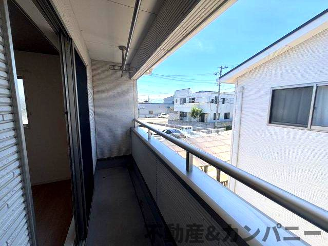 西垣生町の中古のおうち　松山市西垣生町中古戸建のバルコニー|バルコニーがあります