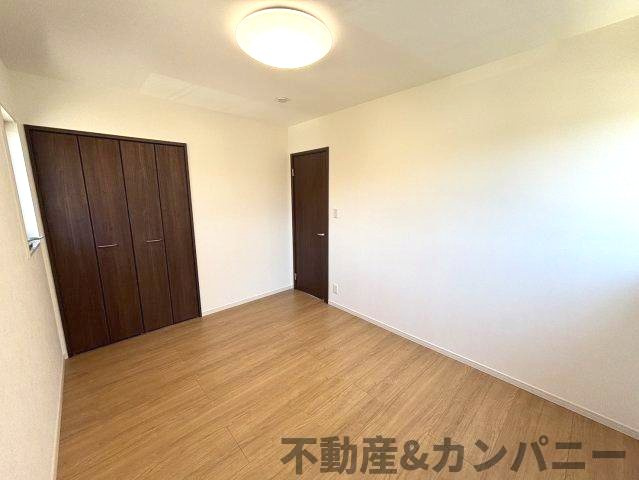 西垣生町の中古のおうち　松山市西垣生町中古戸建の洋室|コンパクトで使いやすい洋室です