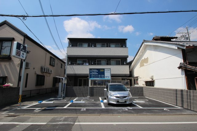 飯食町バイクガレージ