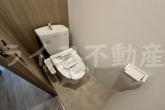 クローバー・グランデ今里　のトイレ|落ち着いた色調のトイレです