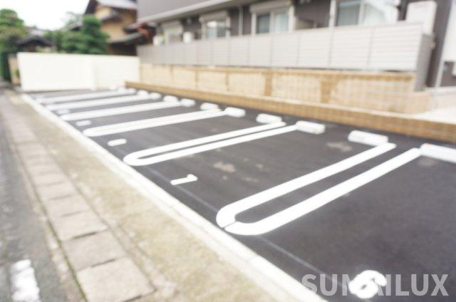 熊本市東区昭和町のアパートの駐車場
