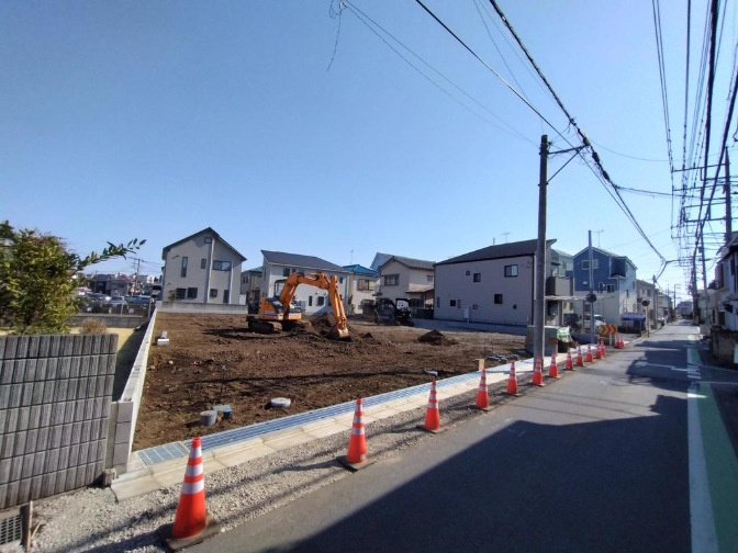 敷地面積48～57坪　売地　三芳町藤久保4期の前面道路含む現地写真|北西側公道約5.0ｍ！お車の出し入れもラクラクです♪