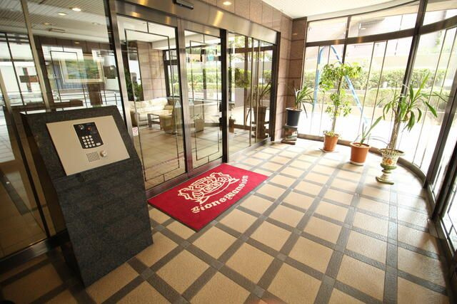 ライオンズプラザ松戸中央公園のエントランス