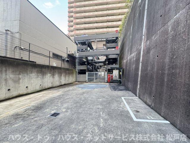 ライオンズプラザ松戸中央公園の駐車場