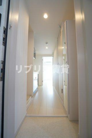 リブリ・若草の玄関