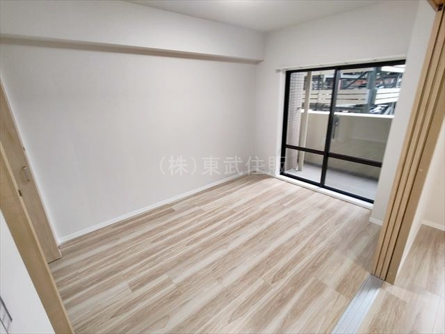 【寝室】 | 川越パーク・ホームズ | 南西側5.2帖洋室　主寝室としてお使い頂けます