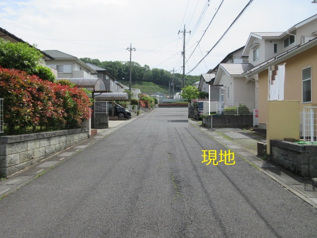 中古戸建　東松山市殿山町7-24（リフォーム住宅）の前面道路含む現地写真