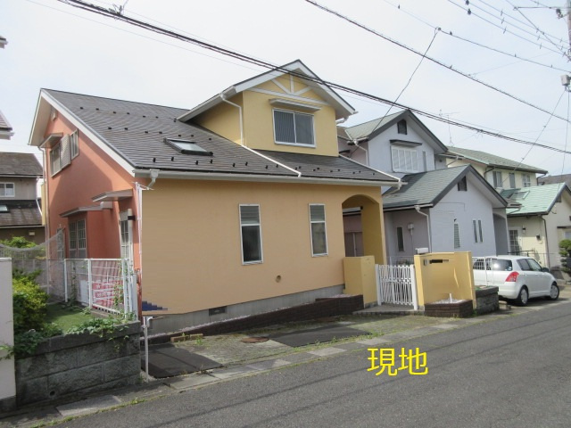中古戸建　東松山市殿山町7-24（リフォーム住宅）の前面道路含む現地写真