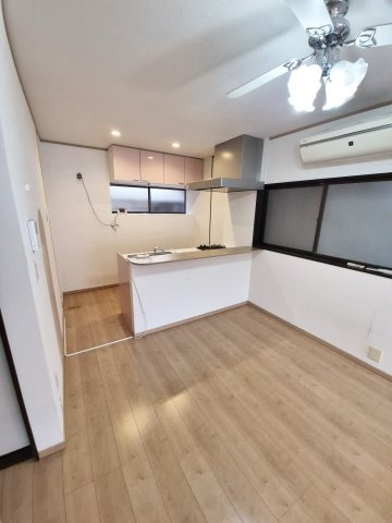【居間・リビング】 | 物集女町御所海道　一戸建