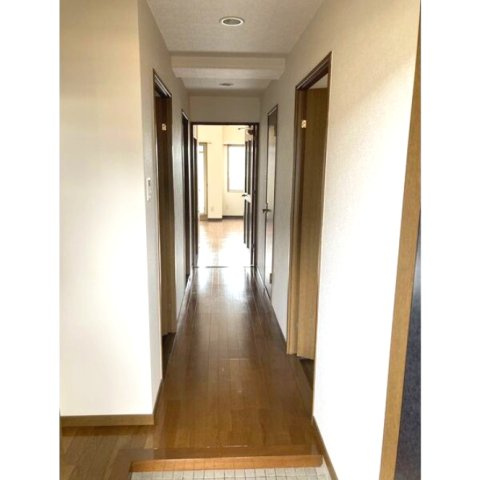 アビタシオン橋本IIの玄関