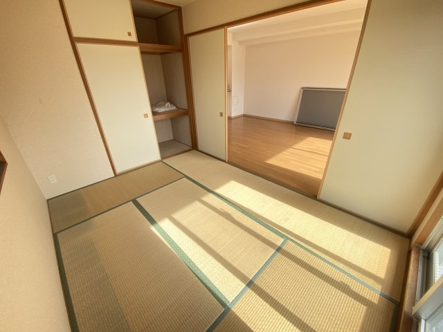 UURコート茨木東中条の内装