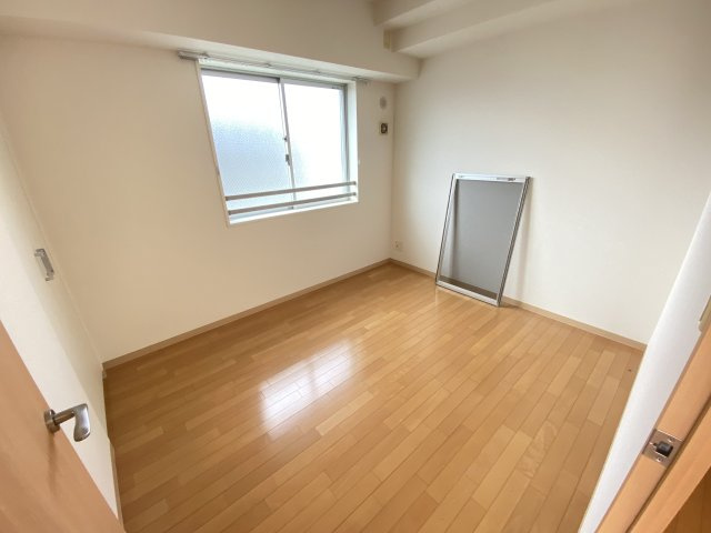 UURコート茨木東中条の寝室