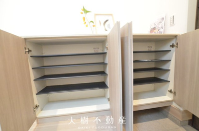 【玄関】 | 座間市南栗原6丁目　新築戸建て　全１棟【仲介手数料無料】