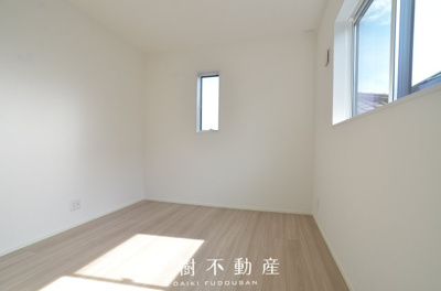 【洋室】 | 座間市南栗原6丁目　新築戸建て　全１棟【仲介手数料無料】 | 2階　洋室2（5.3帖）