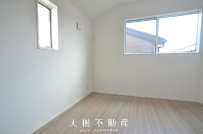 【洋室】 | 座間市南栗原6丁目　新築戸建て　全１棟【仲介手数料無料】 | 2階　洋室3（4.5帖）