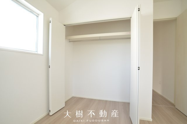 【洋室】 | 座間市南栗原6丁目　新築戸建て　全１棟【仲介手数料無料】 | 2階　洋室4（5.3帖）クローゼット
