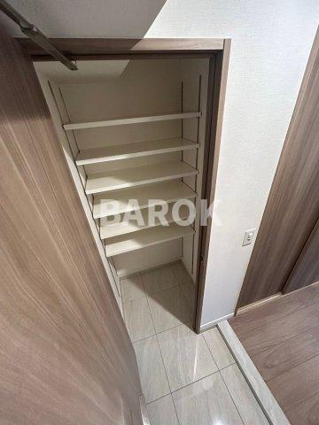 福岡市博多区吉塚１丁目の賃貸マンションの玄関