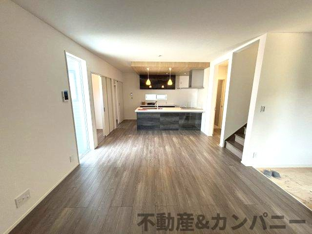 森松町の新築のおうち2号棟　松山市森松町新築戸建の居間・リビング|ゆったりとしたリビングです