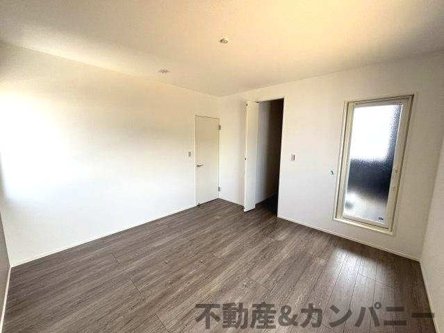 森松町の新築のおうち2号棟　松山市森松町新築戸建の洋室|洋室です
