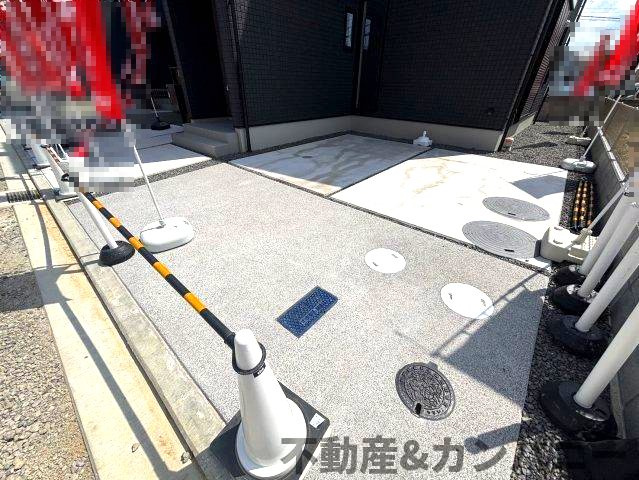 森松町の新築のおうち2号棟　松山市森松町新築戸建の駐車場|駐車場があるので、車を買う予定の方も安心です