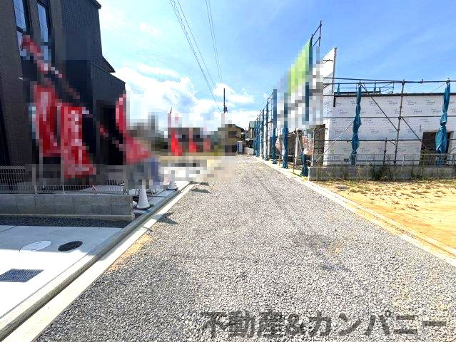 森松町の新築のおうち2号棟　松山市森松町新築戸建の前面道路含む現地写真|前面道路含む現地写真です