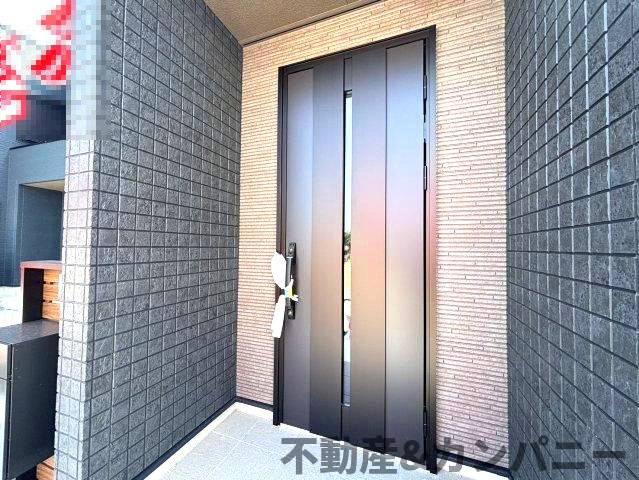 森松町の新築のおうち2号棟　松山市森松町新築戸建の玄関|玄関です