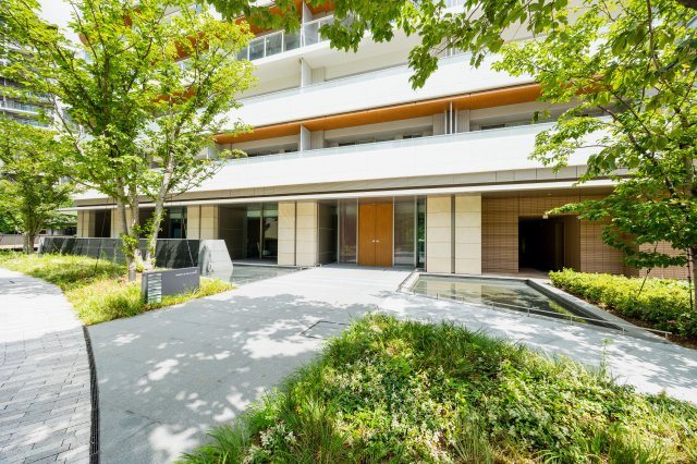 Sun Village E棟 13階のエントランス