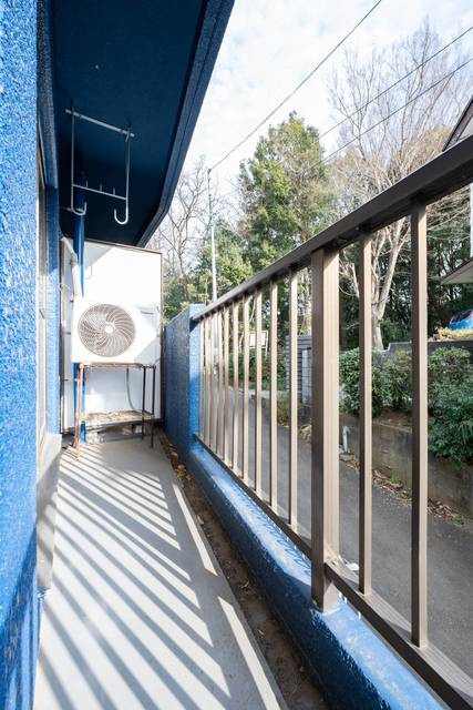 川崎市麻生区岡上６丁目の賃貸マンションのバルコニー