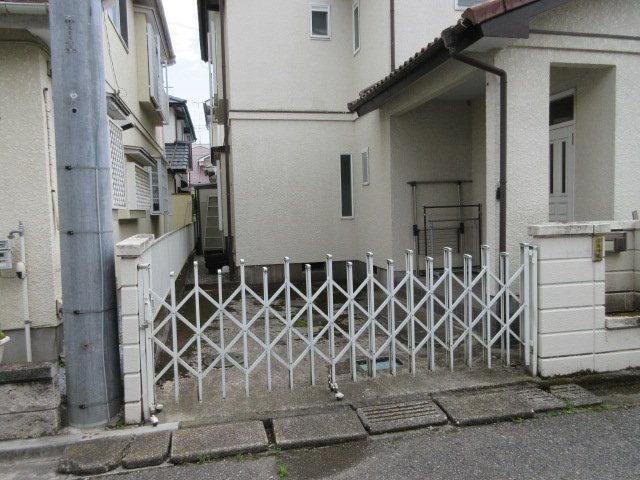 中古戸建　熊谷市下奈良276-19（リフォーム住宅）の前面道路含む現地写真