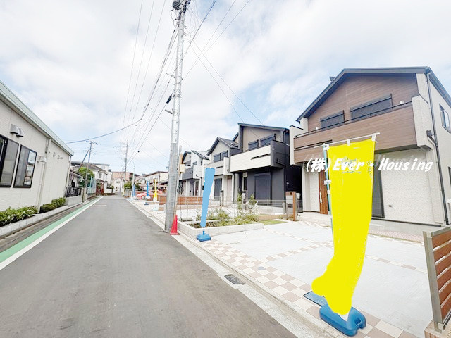 戸建 東久留米市小山５丁目の前面道路含む現地写真