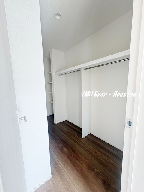 戸建 東久留米市小山５丁目の収納