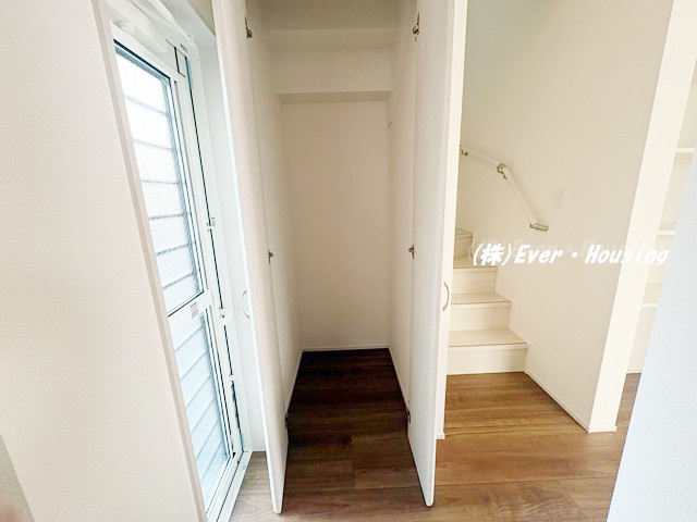 戸建 東久留米市小山５丁目の収納