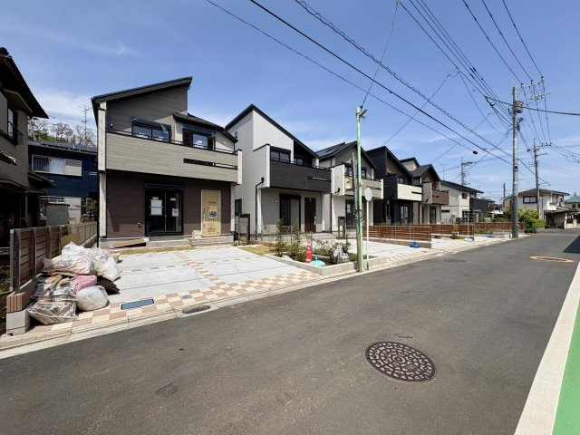戸建 東久留米市小山５丁目の前面道路含む現地写真