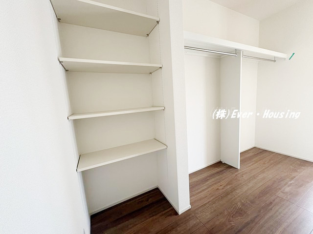 戸建 東久留米市小山５丁目の収納