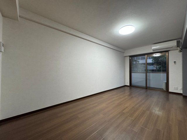 川崎市多摩区長尾５丁目の賃貸マンションの洋室