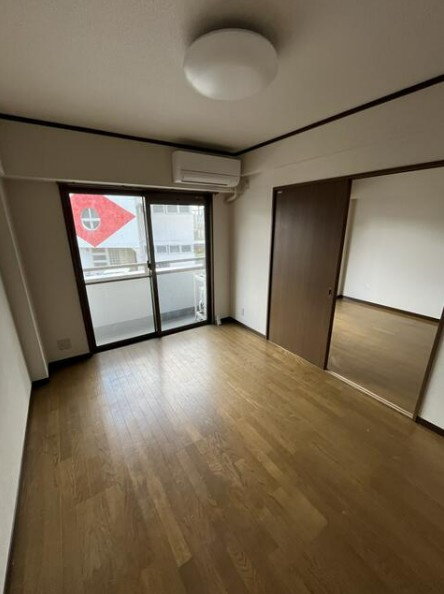 川崎市多摩区長尾５丁目の賃貸マンションの居間・リビング