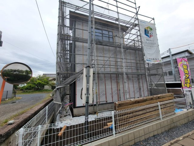 【LiveleGarden】上三川町上三川 第10　全4邸の外観|〇只今建築中〇 
住宅性能評価ダブル取得予定。国が定めた第三者機関が評価。評価された図面通りに施工されているか、建設までに計4回チェックが行われます。
※2026年4月撮影

