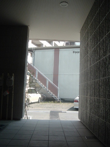 山王メゾン浜松町のエントランス