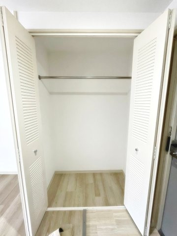 クレセント小林の収納|※同建物の類似写真となります。