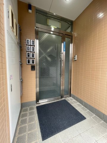 クレセント小林のエントランス